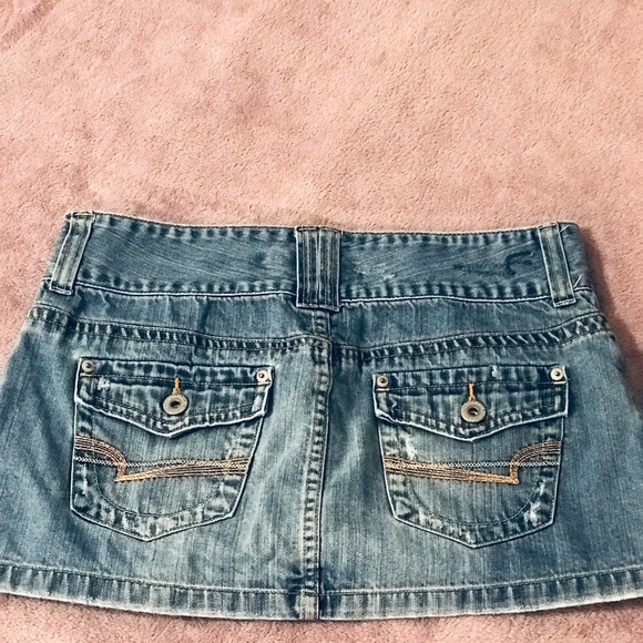 American Eagle 🦅 Distressed Jean Mini Skirt sz8 - Picture 4 of 5